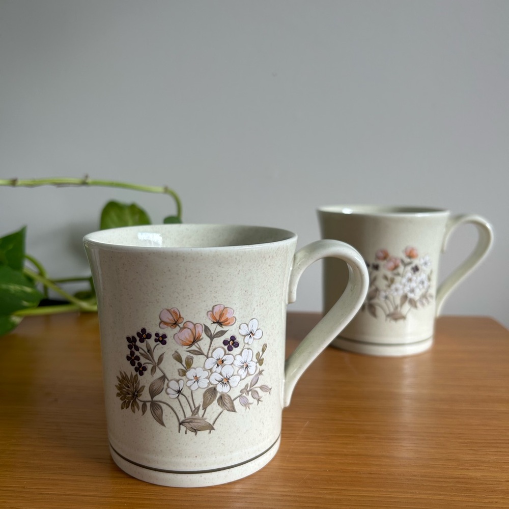 1981 Royal Doulton Set of 2 Mugs